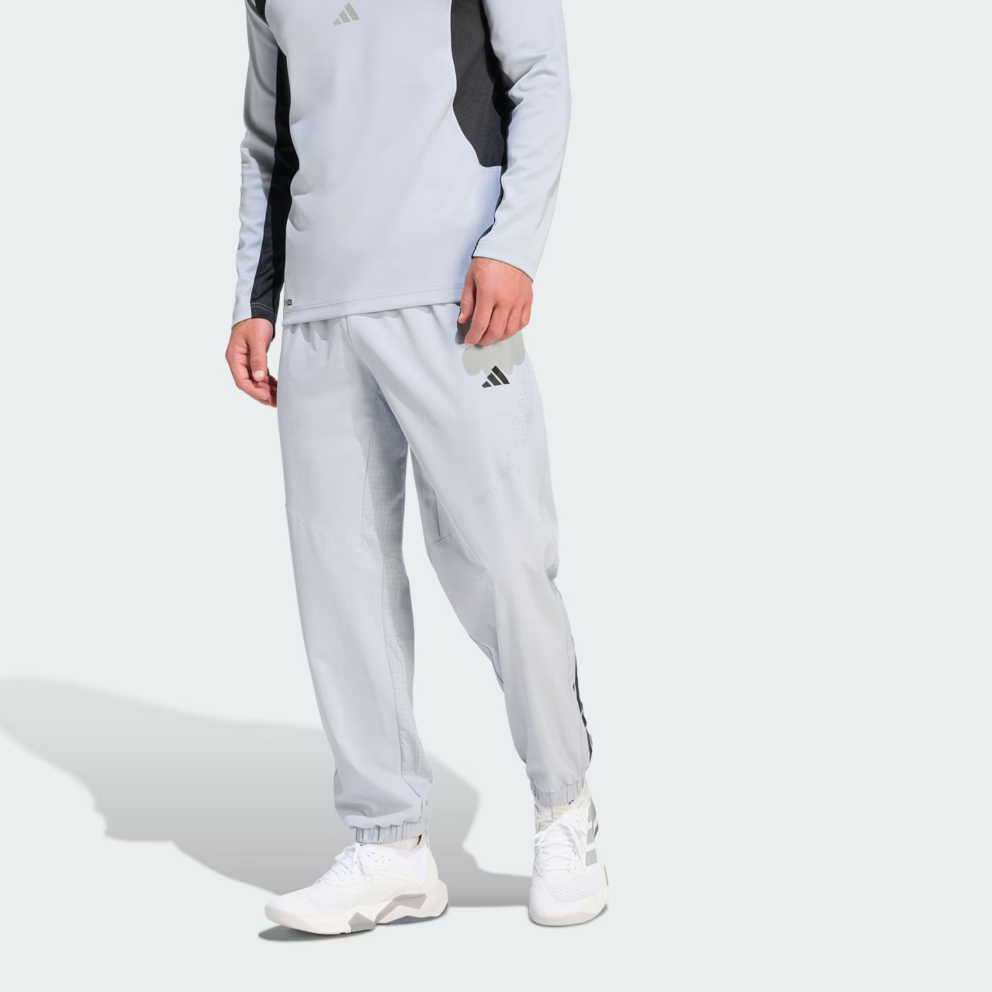 Брюки Casual ESSENTIALS TECH WORKOUT TRACK для мужчин Adidas, светло-серебро — фото 3