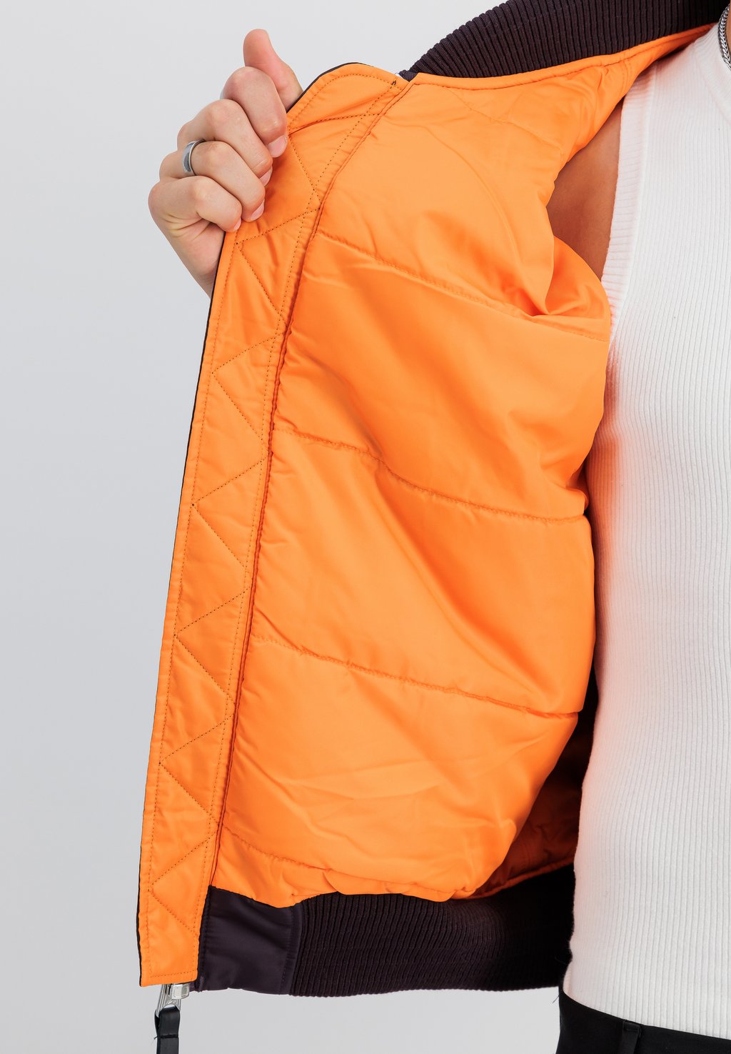

Куртка-бомбер Alpha Industries, фиолетовый