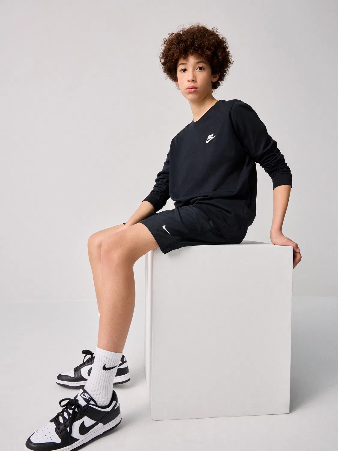 Футболка с длинным рукавом Nike Sportswear, черная — фото 4