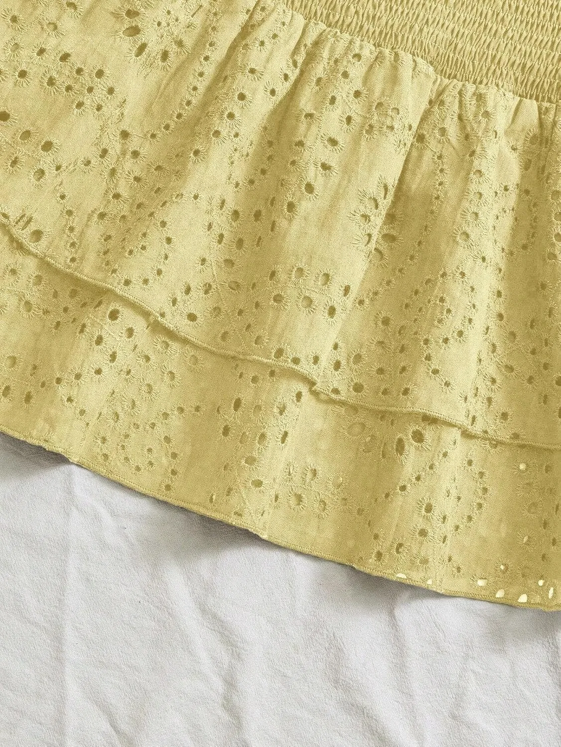 Женское короткое платье A-силуэта с ярусными слоями для отпуска, Yellow — фото 4