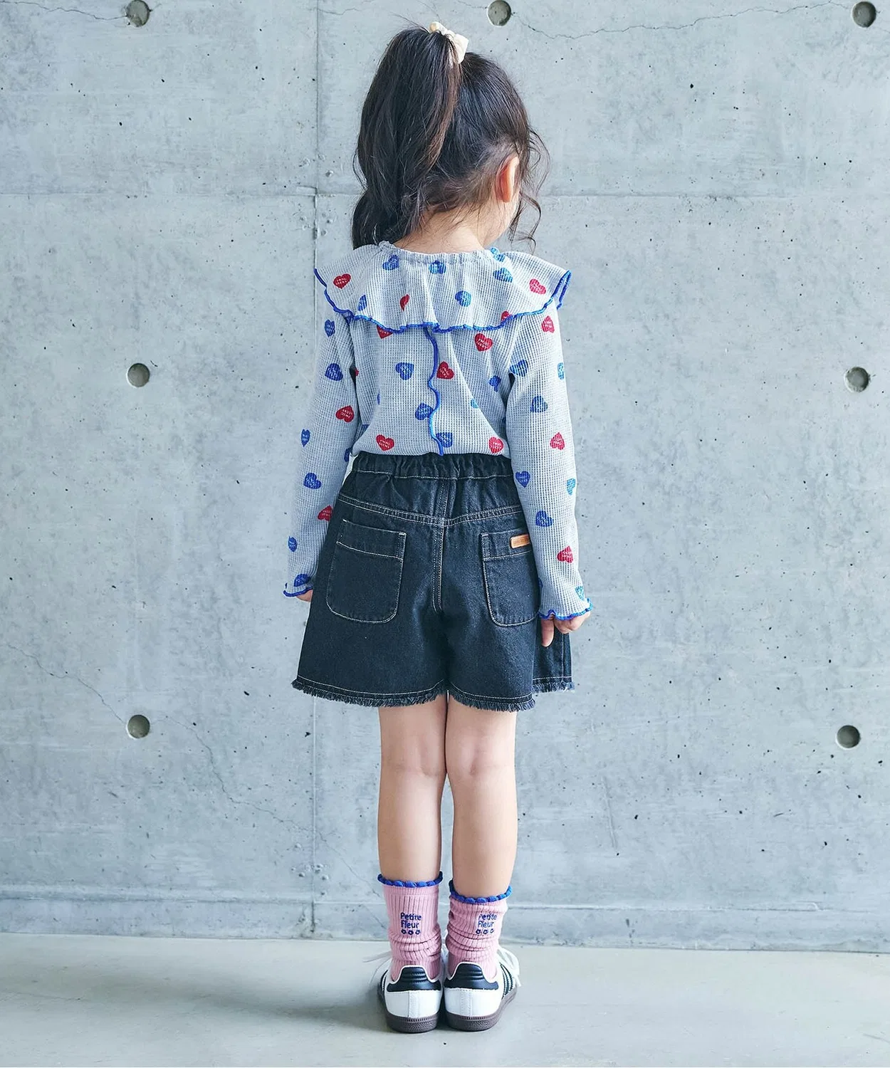 Детские носки с вышивкой, модель One Point Embroidery, apres les cours, Pink — фото 3