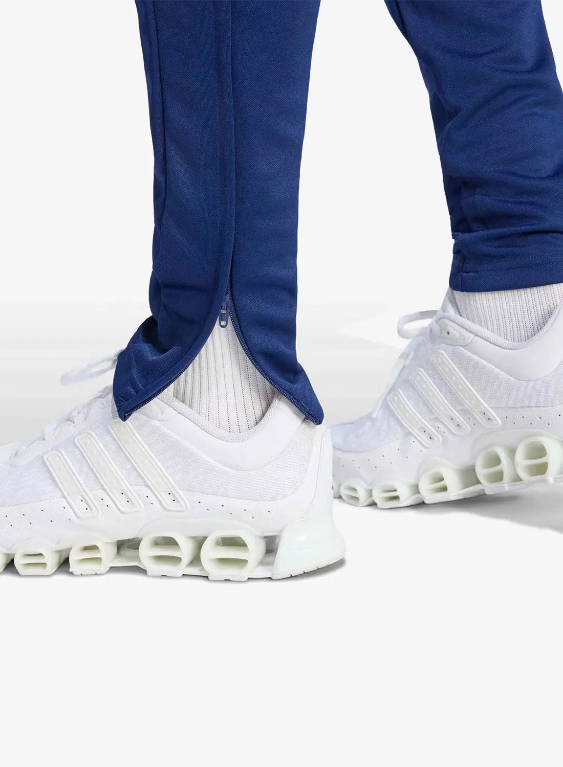 Штаны тренировочные с технологией Climacool Tiro 26 Essentials Adidas, темно-синий — фото 4