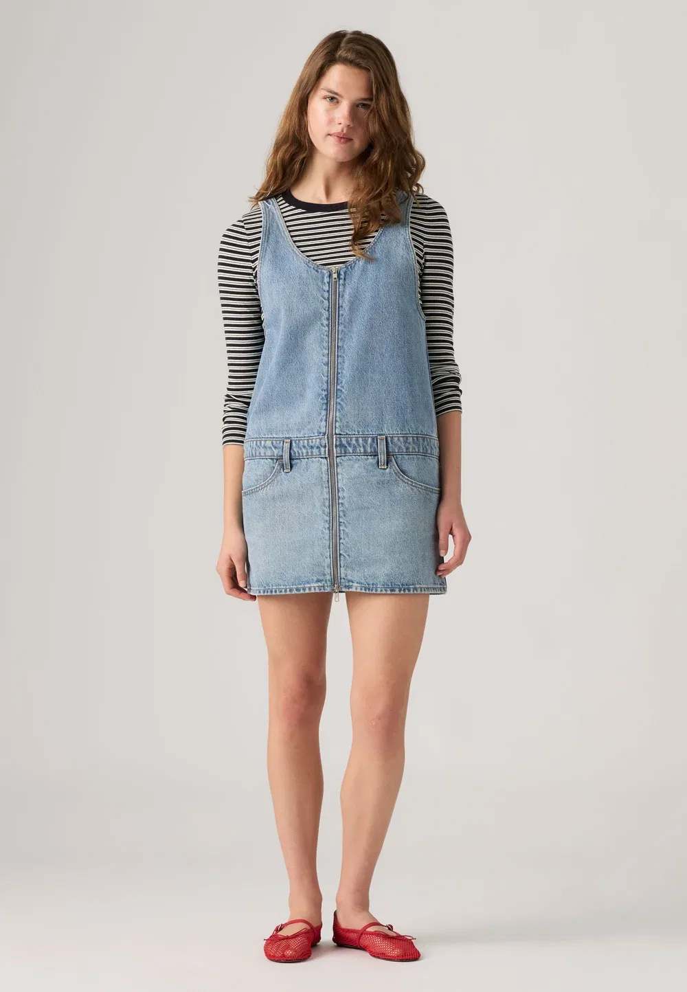 Мини-Платье на молнии - джинсовое платье Levi'S, Not The Same Skirtall — фото 4