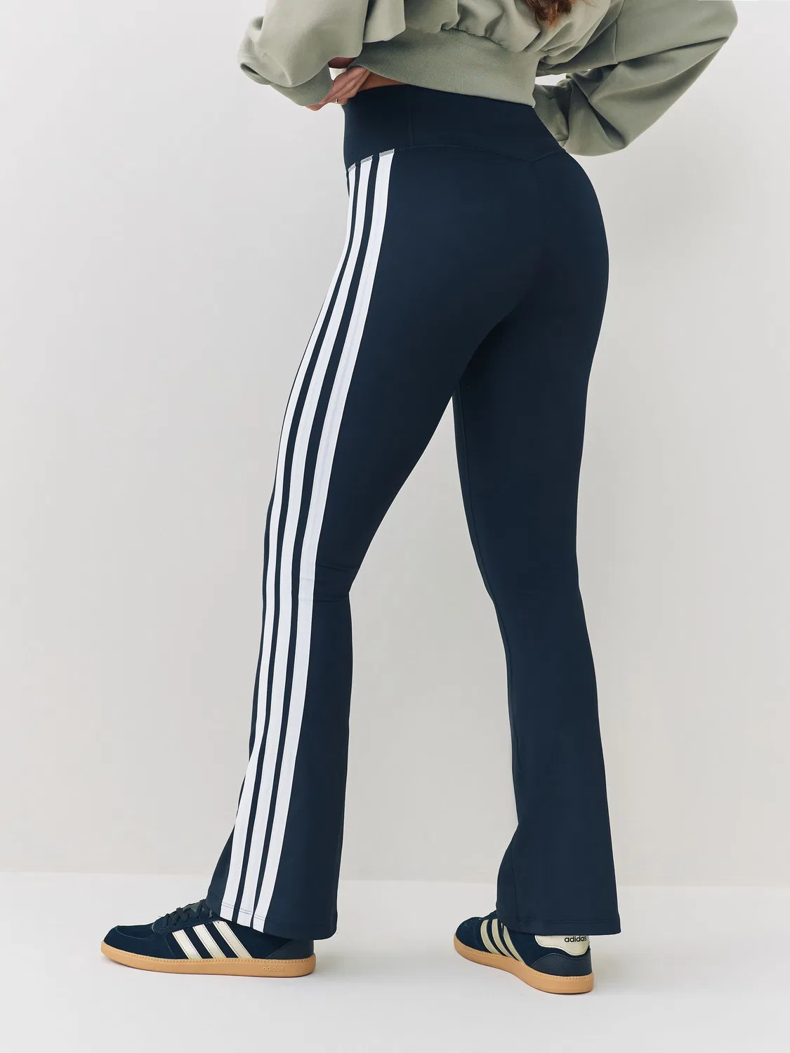 Леггинсы-клеш adidas Optime Essentials 3-Stripes, черный — фото 2