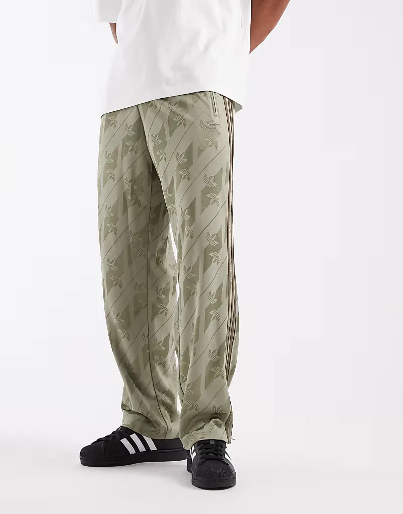 Спортивные брюки Adidas Originals Firebird хаки с монограммой