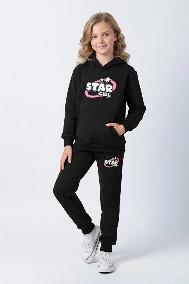 Детский комплект спортивных костюмов для девочек с принтом 3 iplik k hooded ş fleece-lined thick winter print detailed kangaroo pocket 6 piece girls' tracksuit set Fyk Kids, Black-Blue-Grey — фото 2