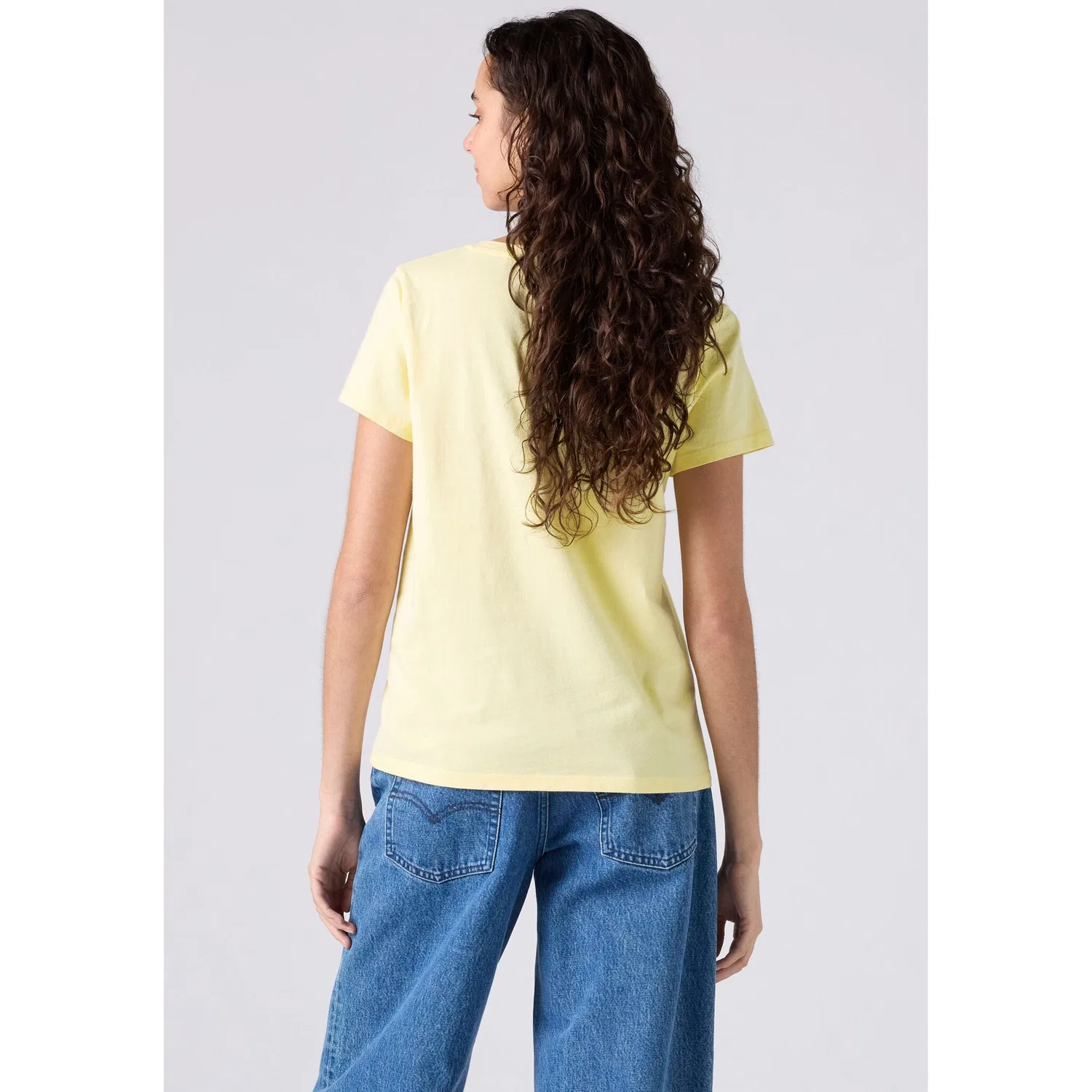 Женская футболка с V-образным вырезом Levi's, French Vanilla — фото 3