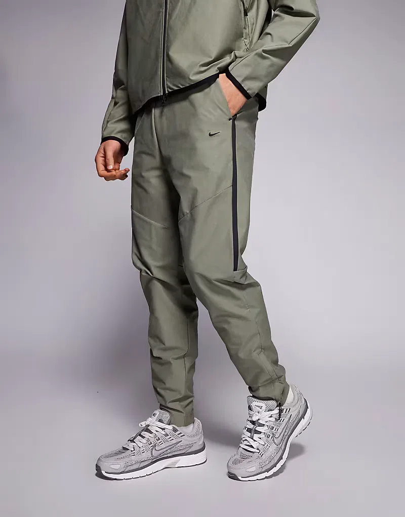Спортивные брюки Nike Tech Shori светло-хаки — фото 2