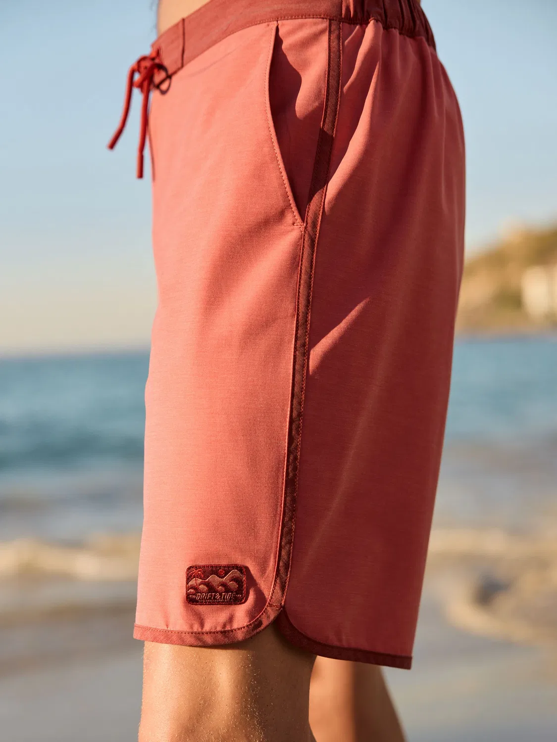 Плавки Motionflex Board Shorts Next, красные — фото 4