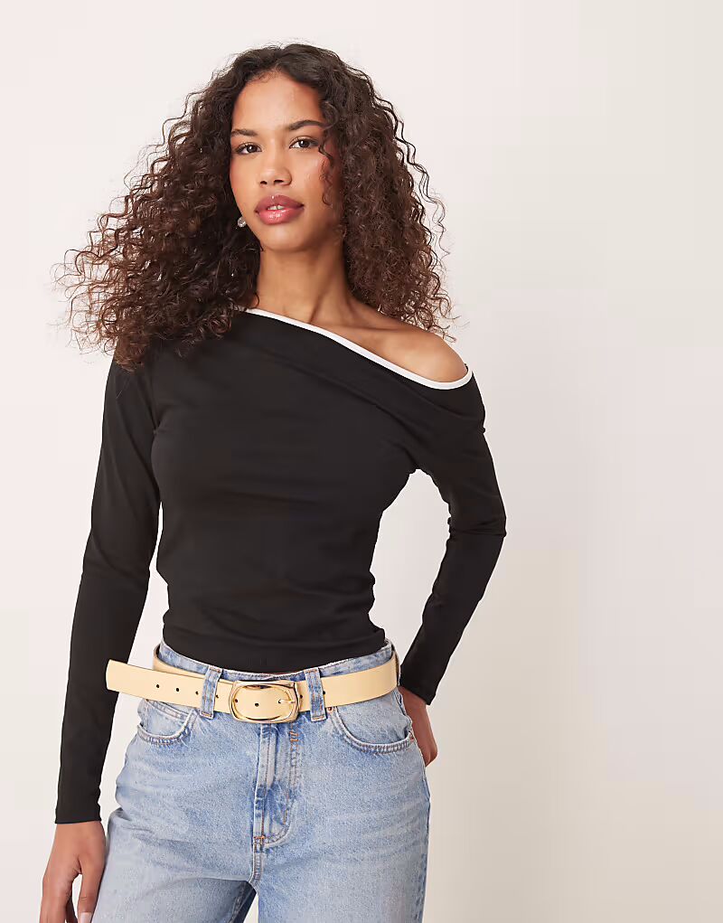 

Топ ASOS DESIGN с открытыми плечами и длинными рукавами, контрастная окантовка, черный