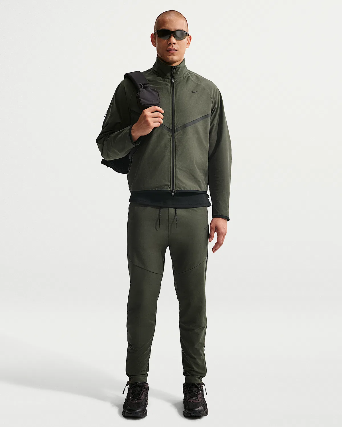 Мужская ветровка Dri-FIT Shori Knit Track Nike Sportswear Tech, Cargo Khaki/Black — фото 4