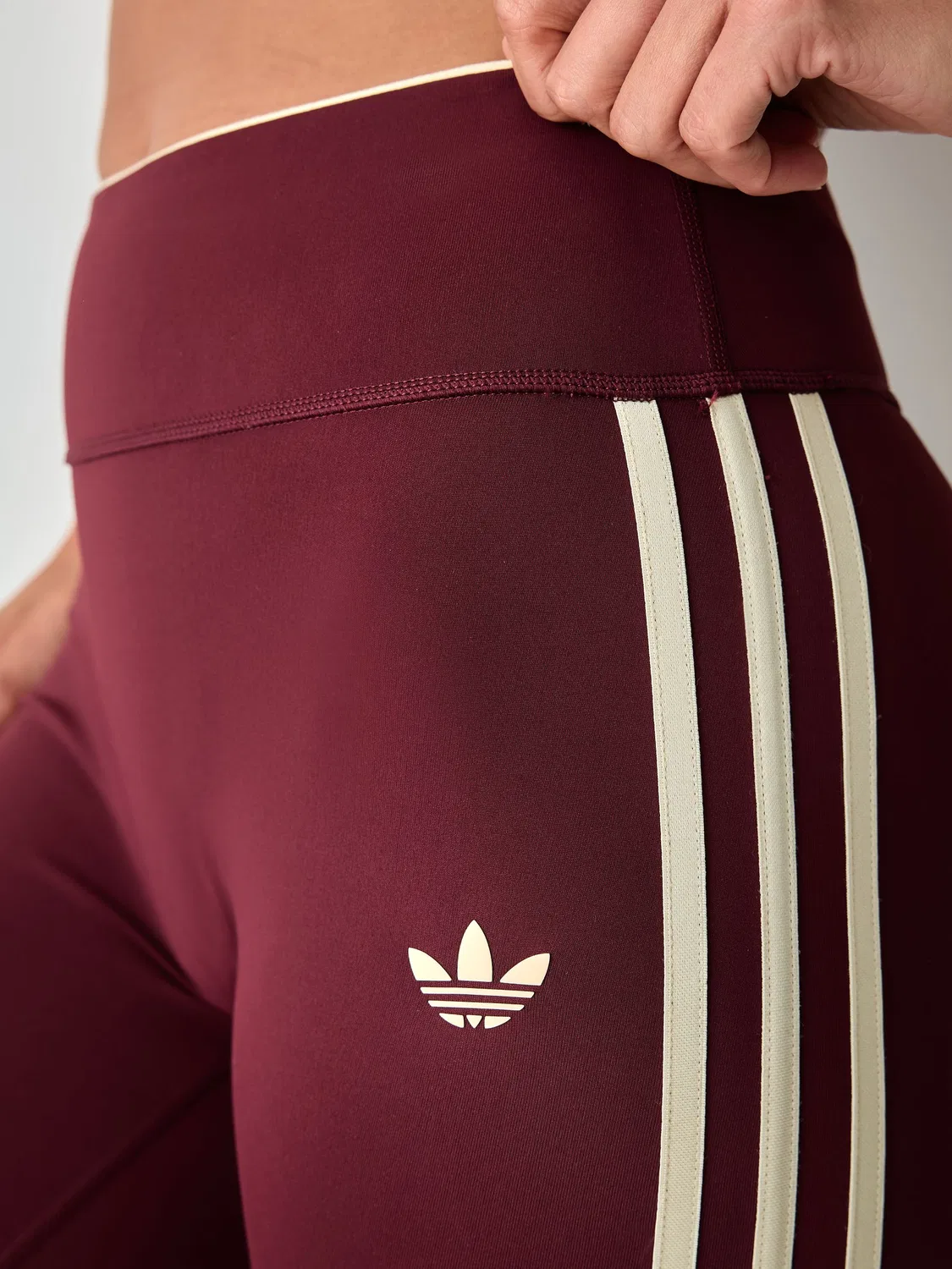 Спортивные леггинсы с 3 полосками темно-бордового цвета adidas Originals — фото 4