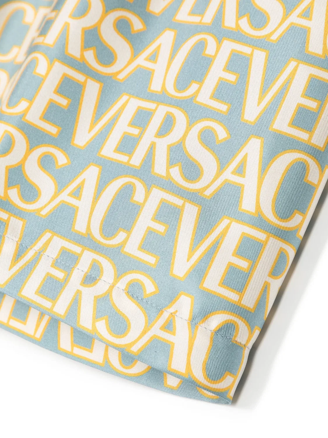 Шорты из шелка Versace с логотипом, стальной синий/белый/желтый — фото 3