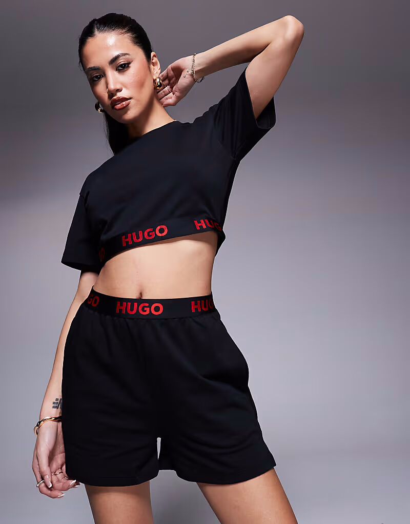 

Короткие шорты Hugo Red черного цвета с красным логотипом на поясе