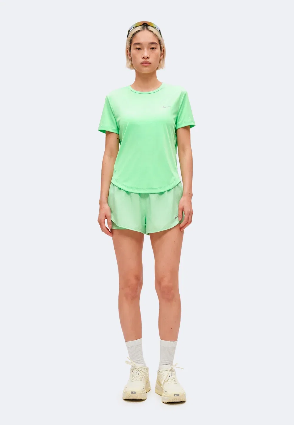 W nk flow df hr 2n1 shrt - шорты 2-в-1 Nike Performance, Cucumber Calm — фото 2