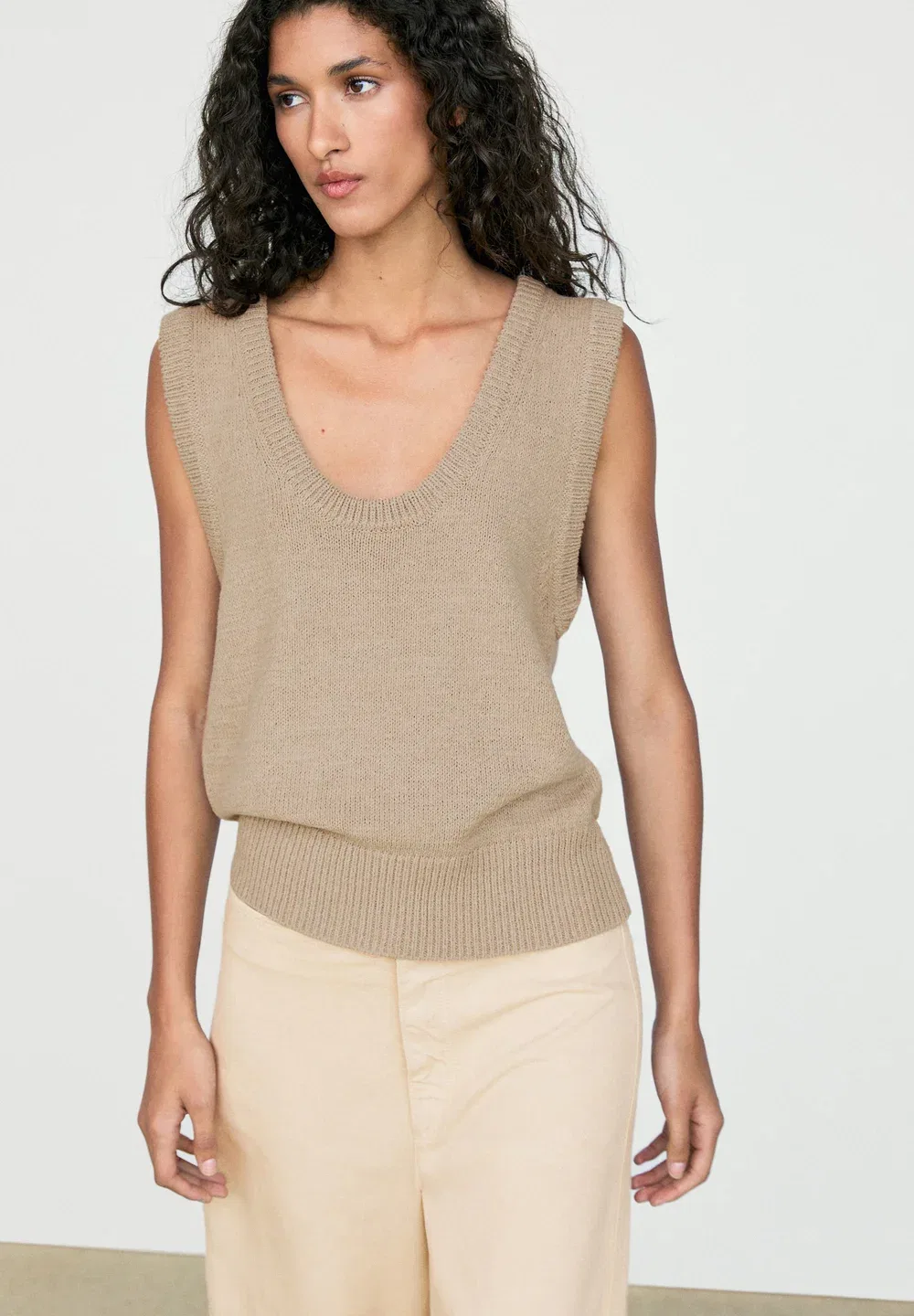 Жилет из ребристого трикотажа из смесовой хлопковой ткани - топ Massimo Dutti, Sand