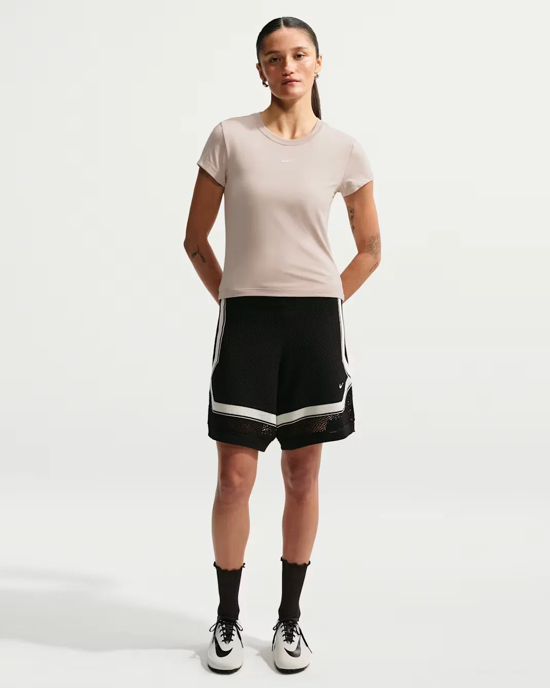 Женская футболка Nike Sportswear Chill Knit, Cream II/Sail — фото 4