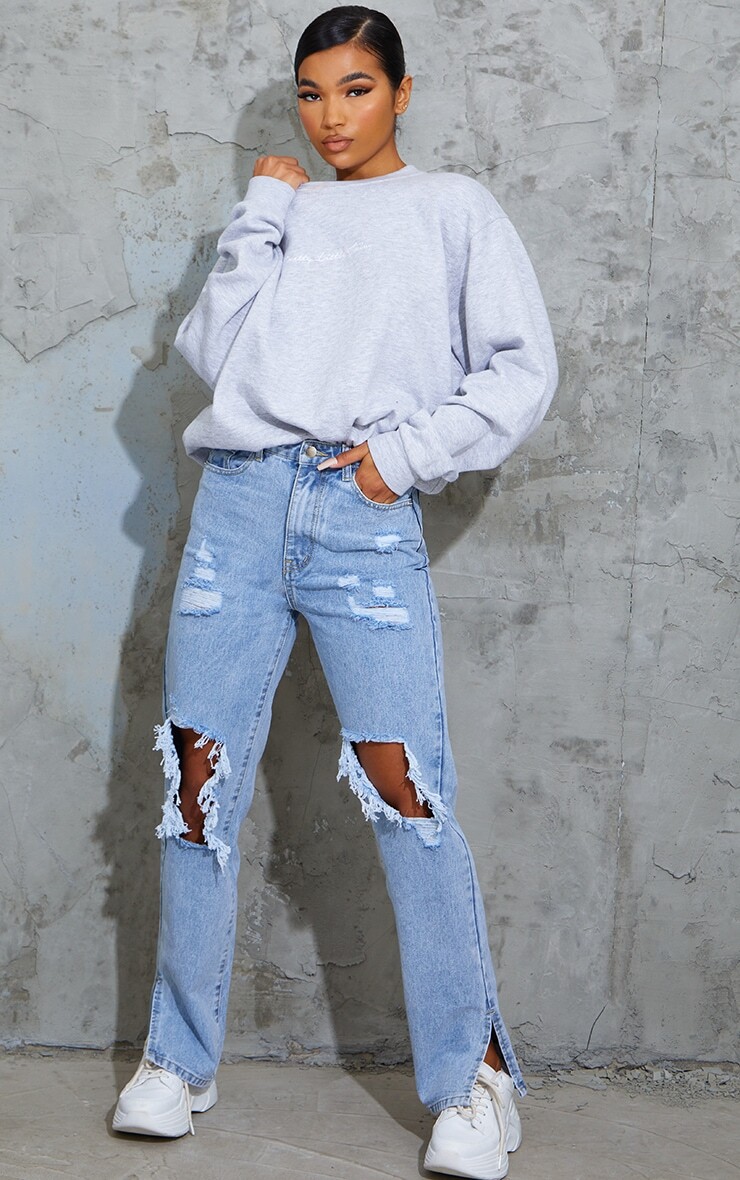

PrettyLittleThing Голубые джинсы с рваными открытыми краями и разрезом на коленях