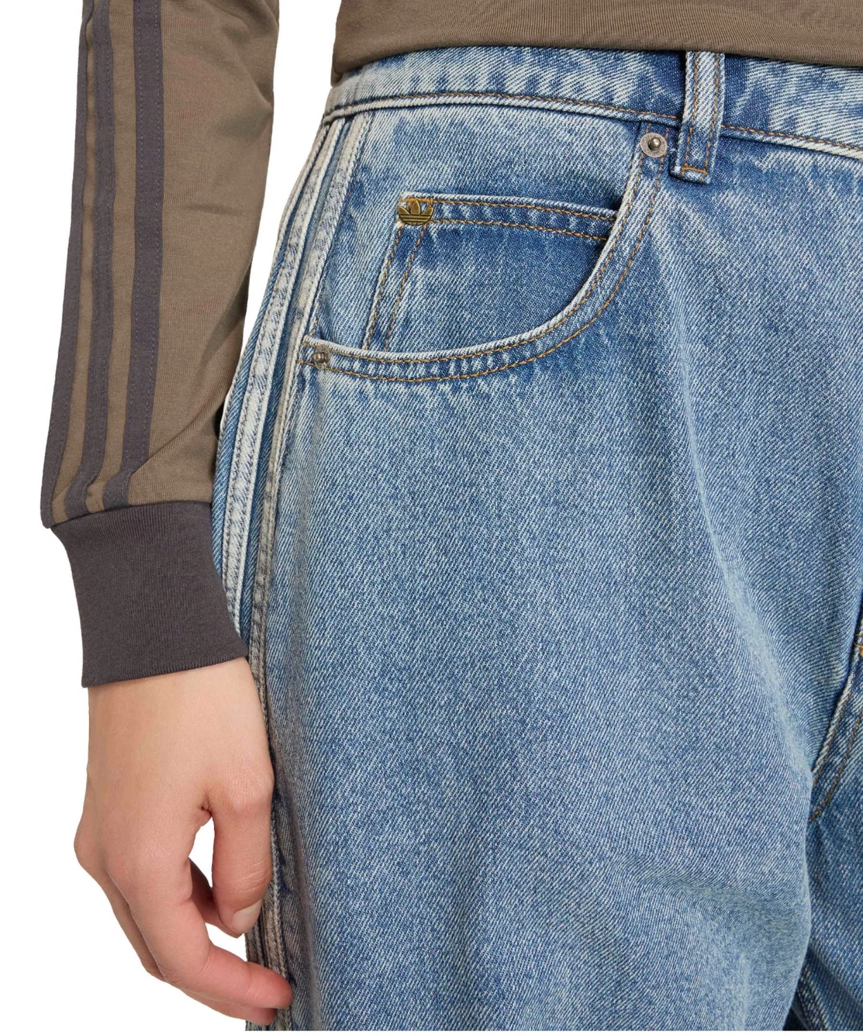 Женские джинсы свободного кроя с высокой посадкой High Rise Barrel Leg Denim Pant Adidas, Light Indigo Blue — фото 3