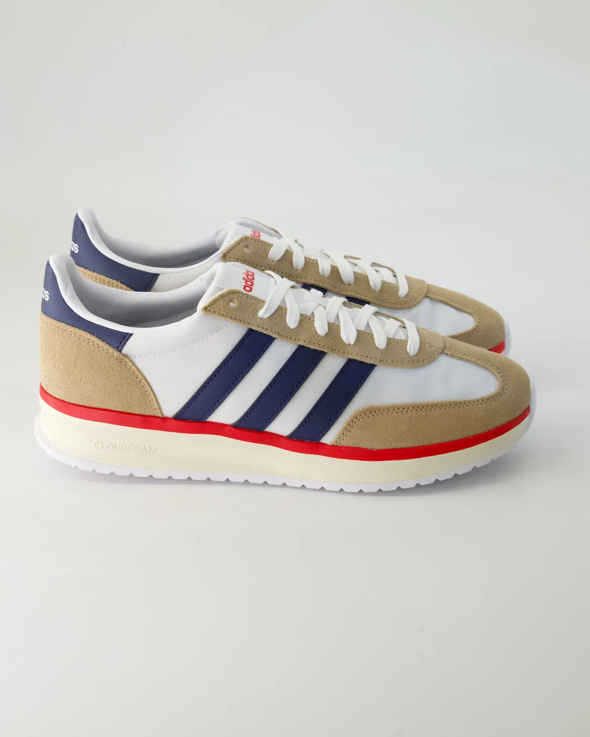Кроссовки низкие Cloudfoam Comfort Adidas, белый — фото 2