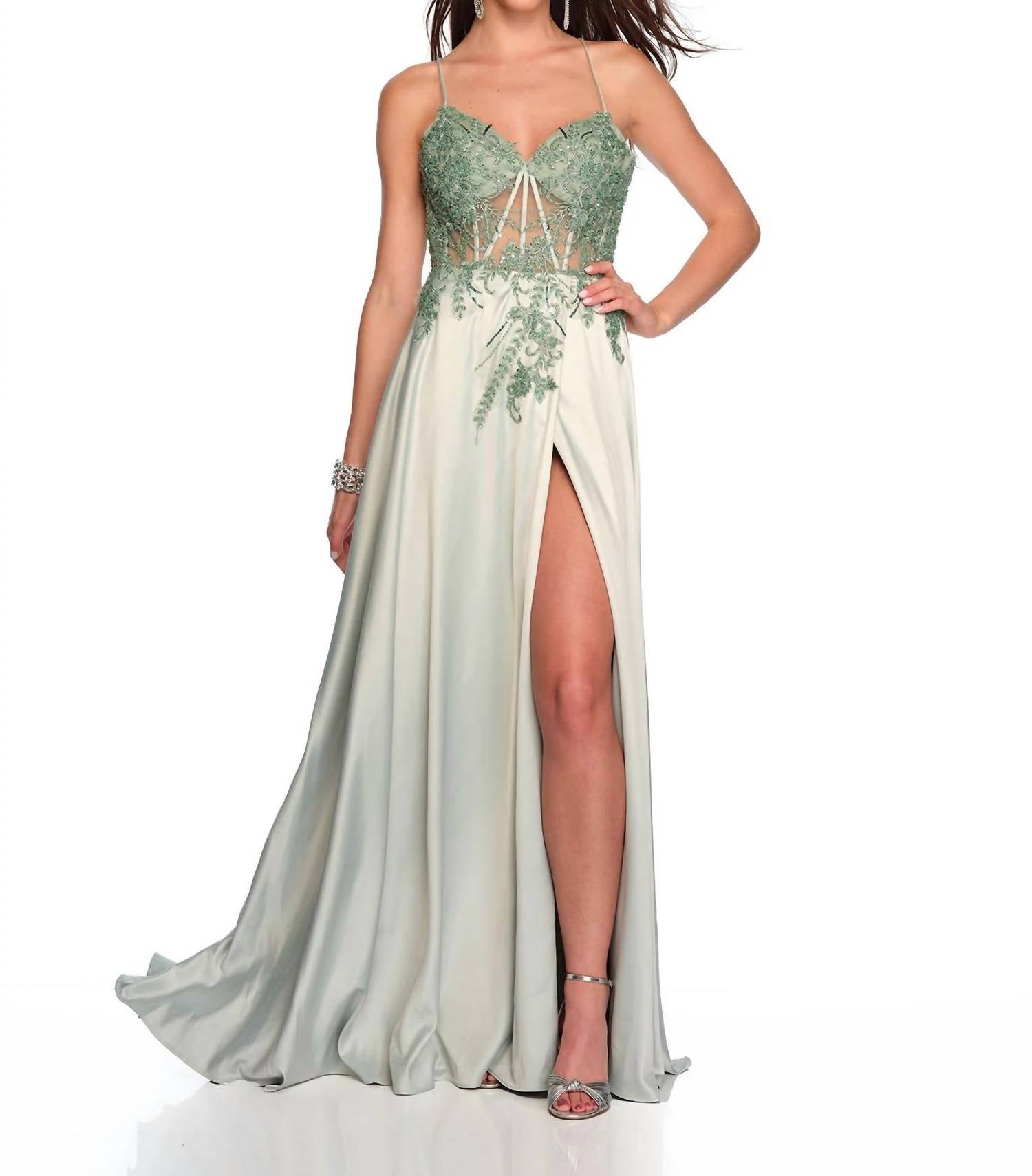 

Потрясающее платье для выпускного в струящемся оттенке шалфея Dave & Johnny, Sage