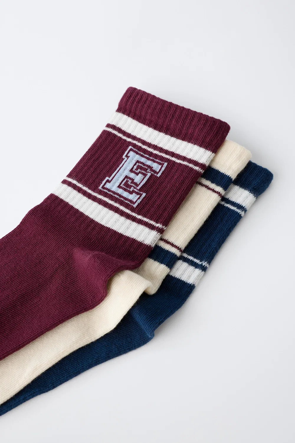 Набор из 3 полосатых носков средней длины в стиле "Varsity". ZARA, Burgundy — фото 2