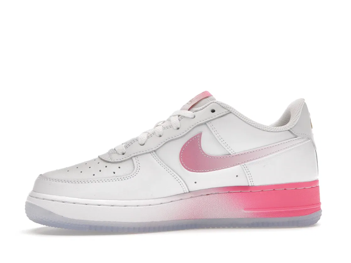 Детские кроссовки Lifestyle Nike Air Force 1 Low LV8 San Francisco Chinatown Lotus Flower, White/Lotus Pink-Yellow Gold-Blue Jay-Pink Foam-Black — фото 3