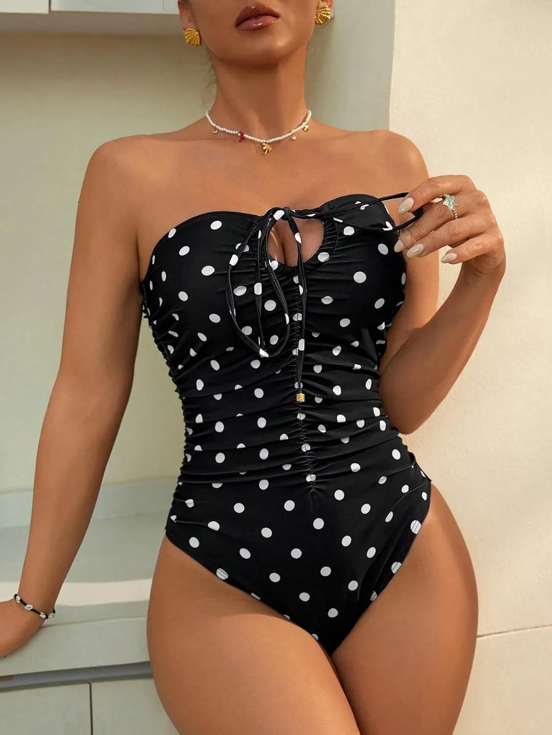Женский слитный купальник с открытой спиной и драпировкой Polka Dot Black — фото 2