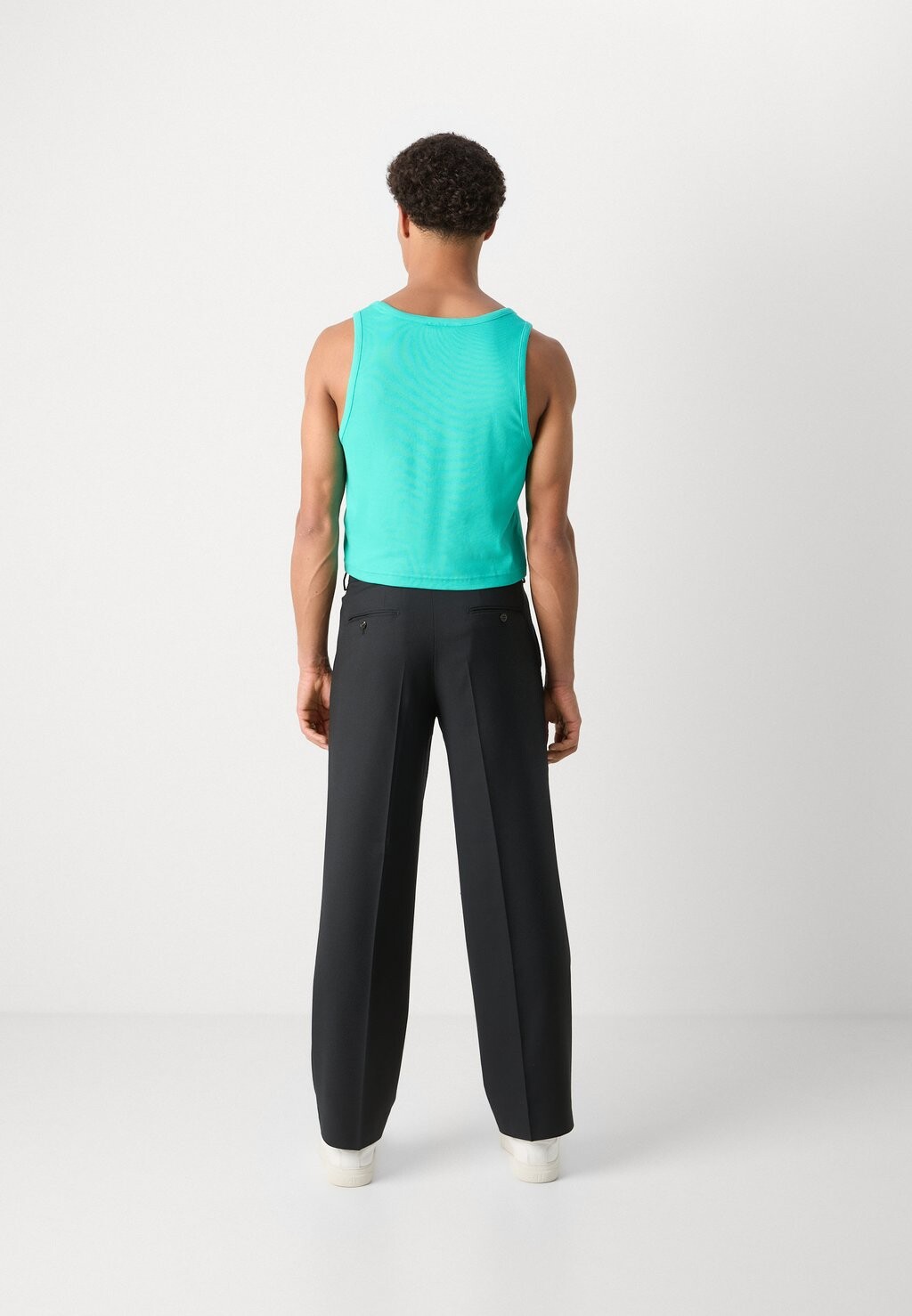 

Топ Monologo Graphic Tank Calvin Klein, зеленый