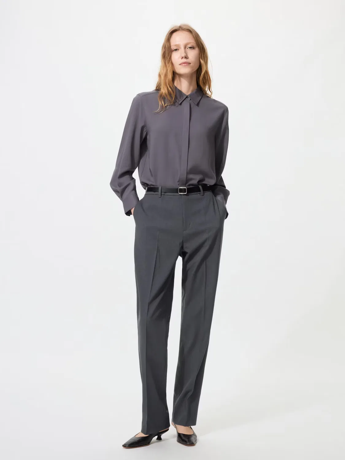 Брюки Uniqlo, узкие, удлиненный крой, темно-серый