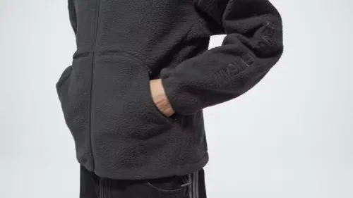 Мужская флисовая куртка на молнии Audi Formula One Team Elevated Polarfleece Adidas Performance, Utility Black/Hi-Res Red — фото 2