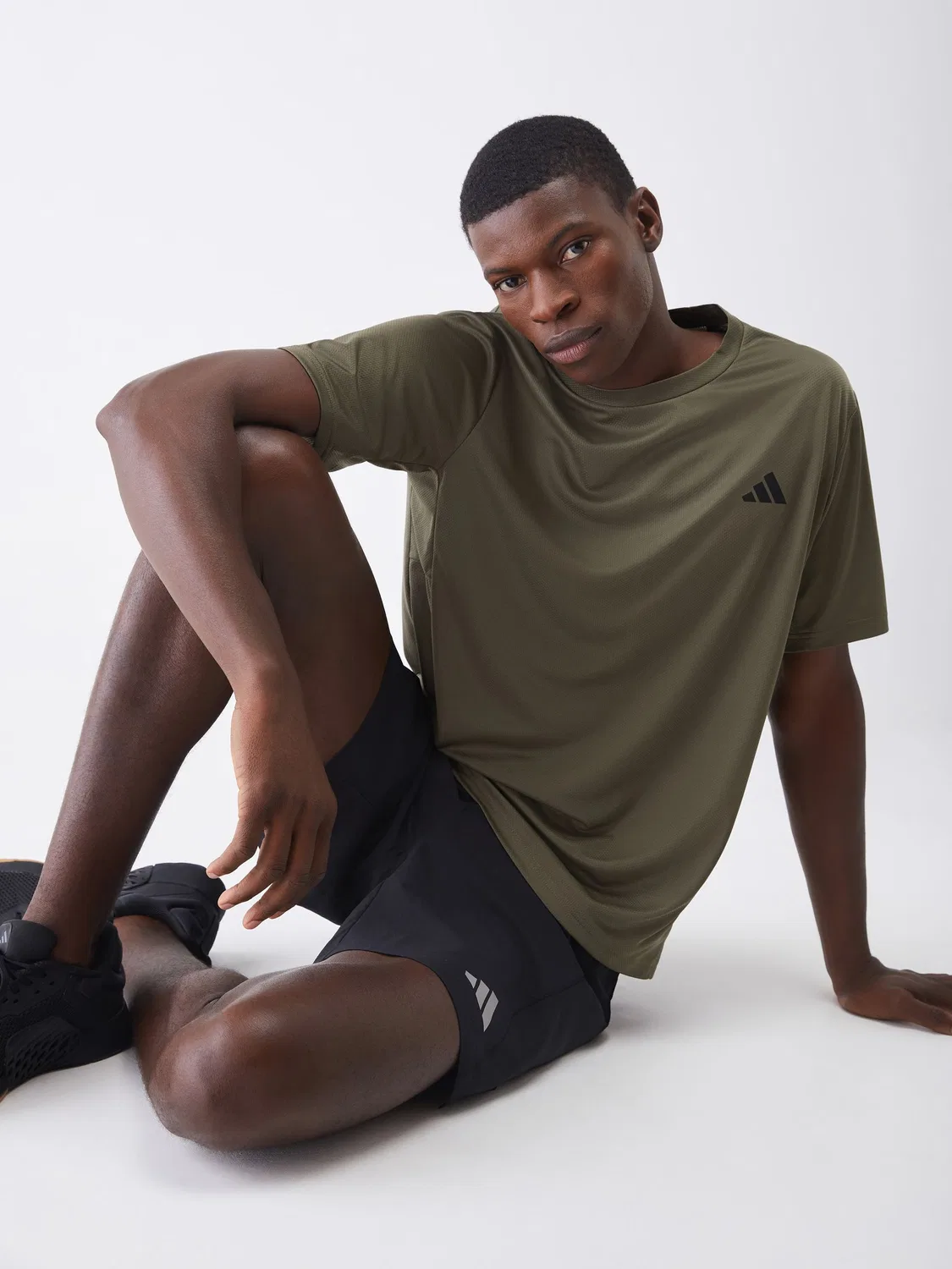 Футболка тренировочная Workout Essentials Base adidas, хаки — фото 4