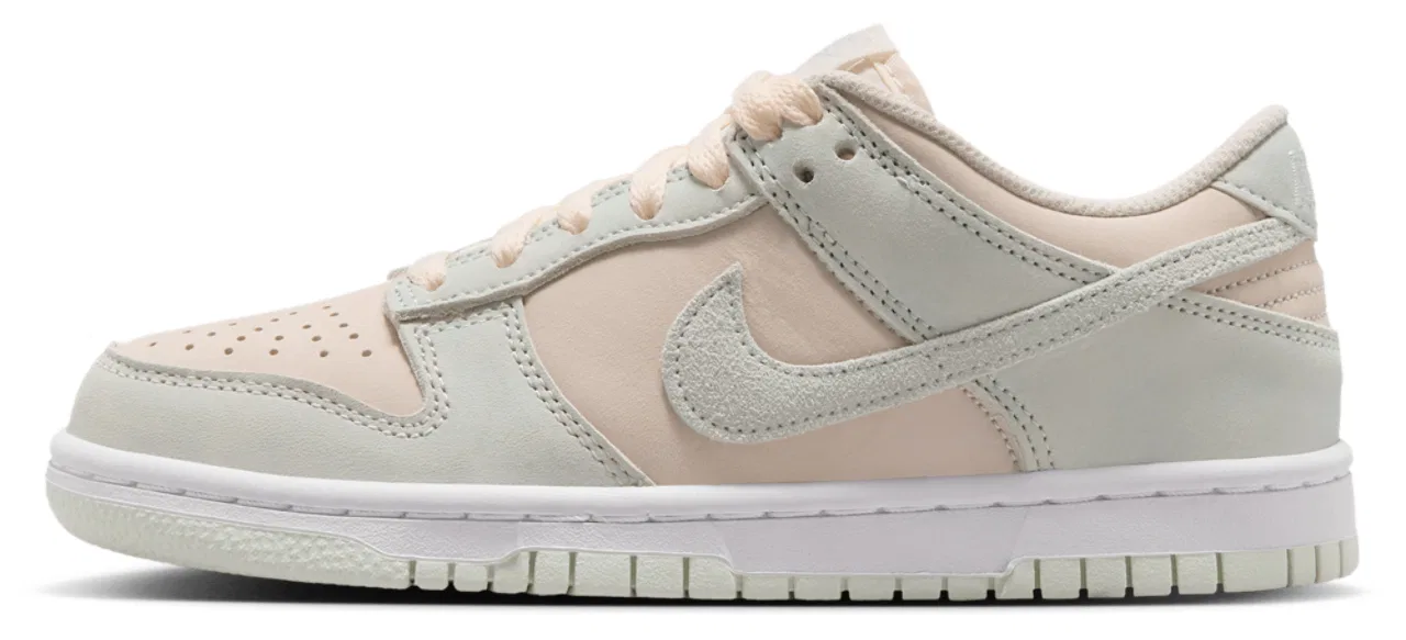 Кроссовки для мальчиков Nike Dunk Low Suede, цвет Chalk/Barely Volt/White — фото 2