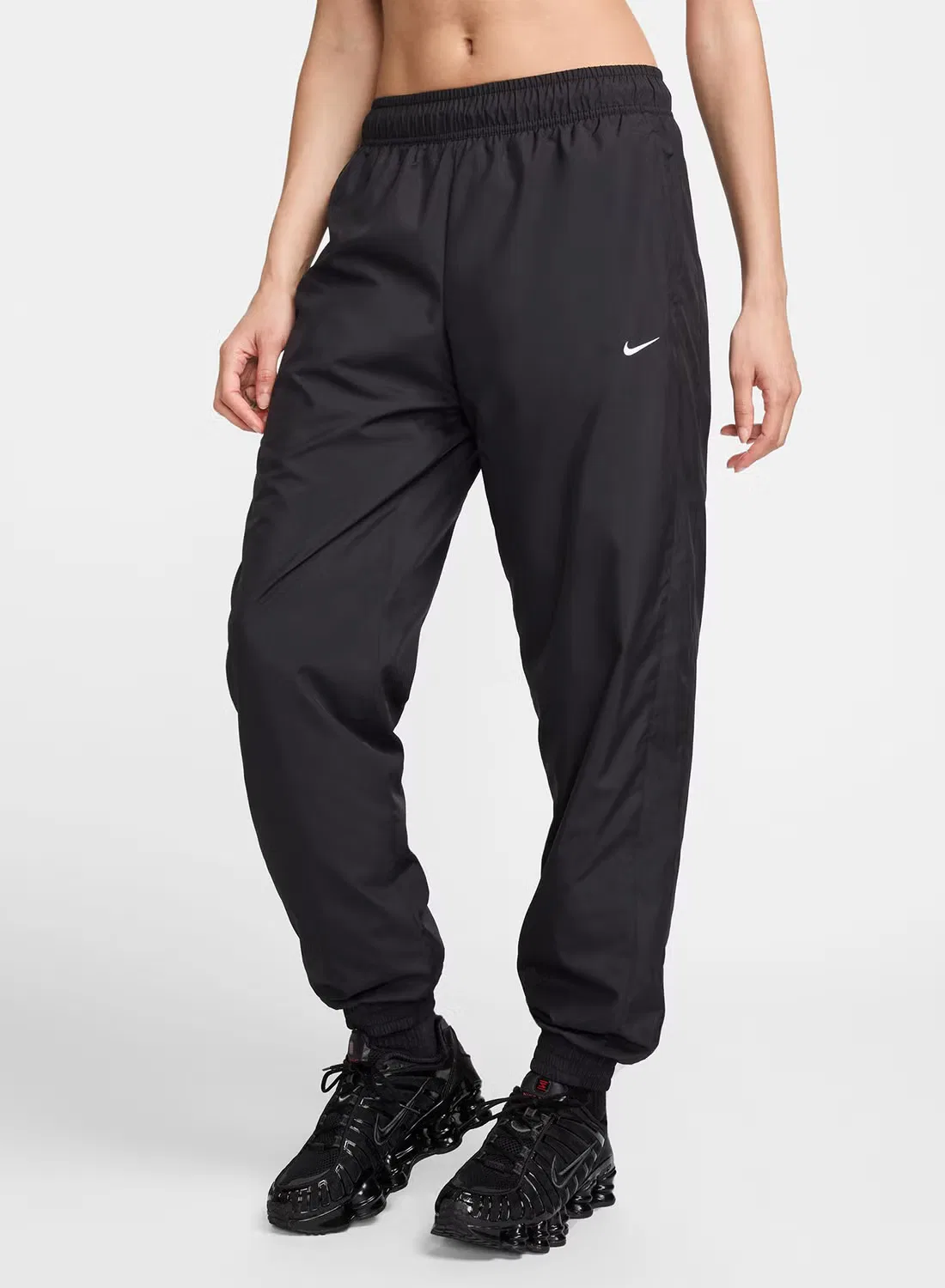 Брюки спортивные с UV-защитой Nsw on-the-go uv essential woven mr joggers Nike, черный