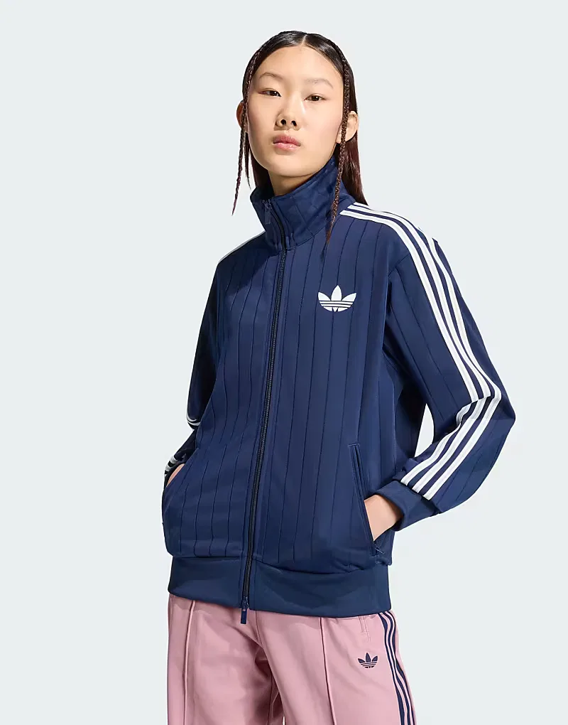 Спортивная куртка Adidas Originals Pinstripe Firebird свободного кроя, ночной индиго/белый/серый
