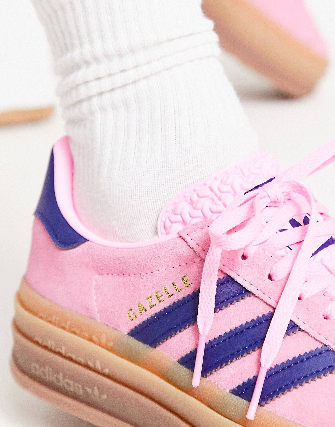 Розовые кроссовки на платформе с резиновой подошвой adidas Originals Gazelle Bold — фото 4