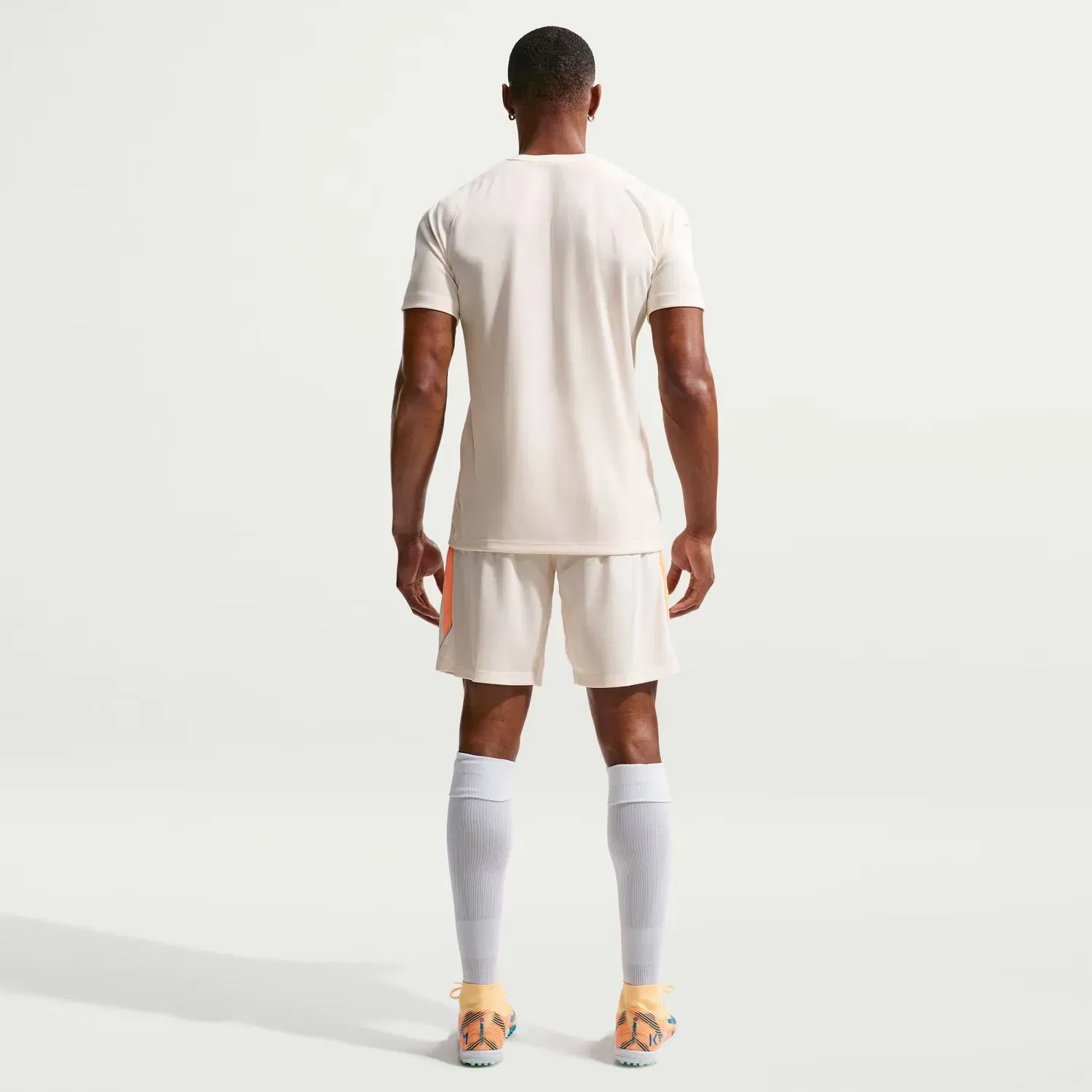 Мужская футболка с технологией Dri-FIT Strike Nike, Amarillo — фото 2