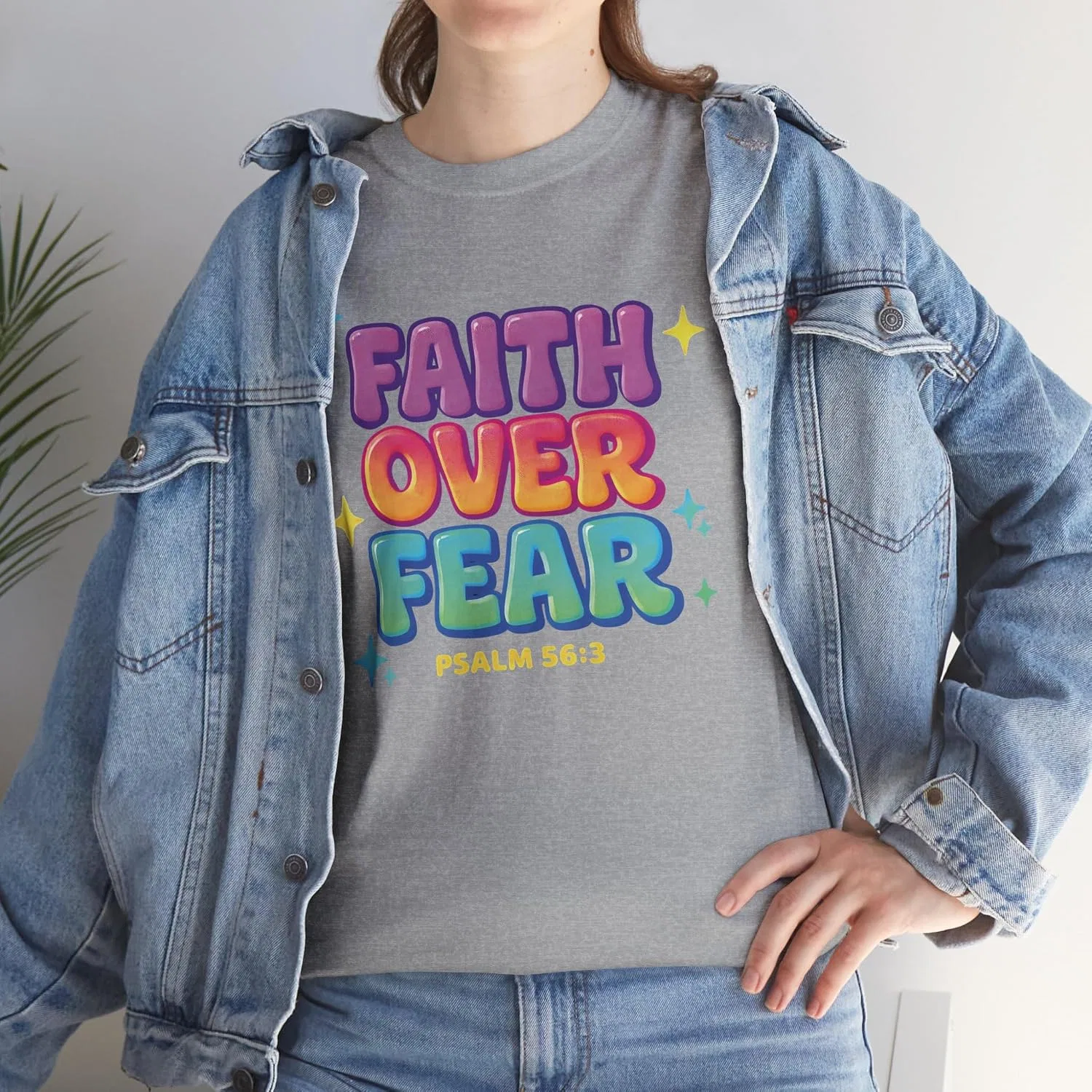 Мужская футболка с принтом Faith Over Fear, серый меланж — фото 2