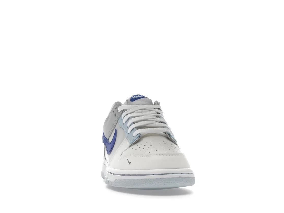 Детские кроссовки с замшевым верхом Nike Dunk Low Nike, Ivory/Hyper Royal-White-Photon Dust-Grey Fog-Celestine Blue — фото 2