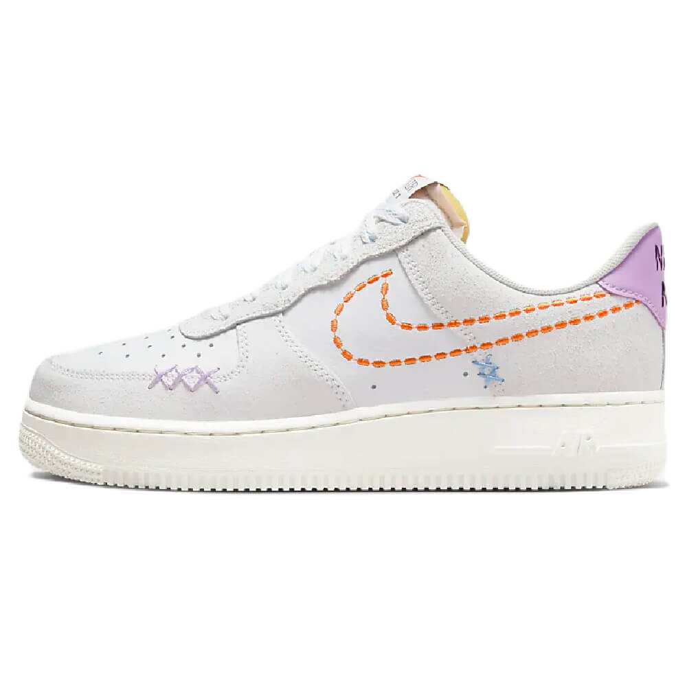 Кроссовки Nike Air Force 1 07 LX, бежевый/фиолетовый - фото