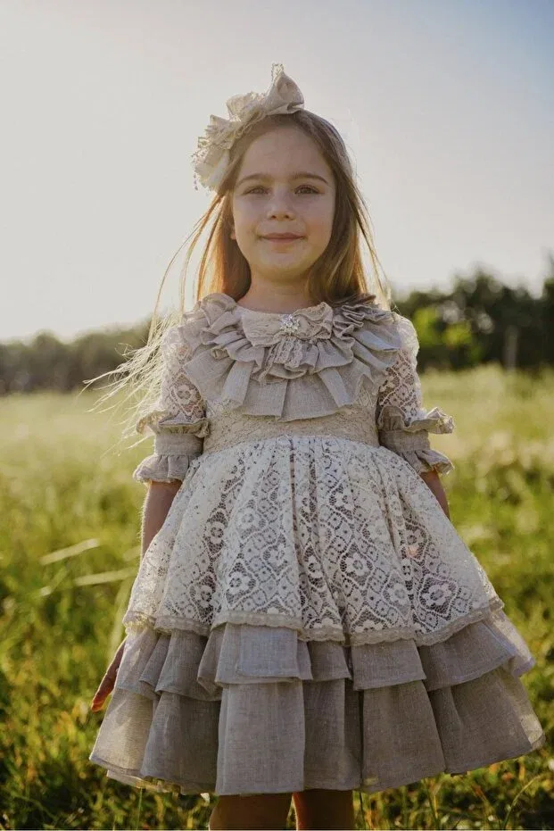 Детское платье для девочек кружевное с короной Mialora, Beige