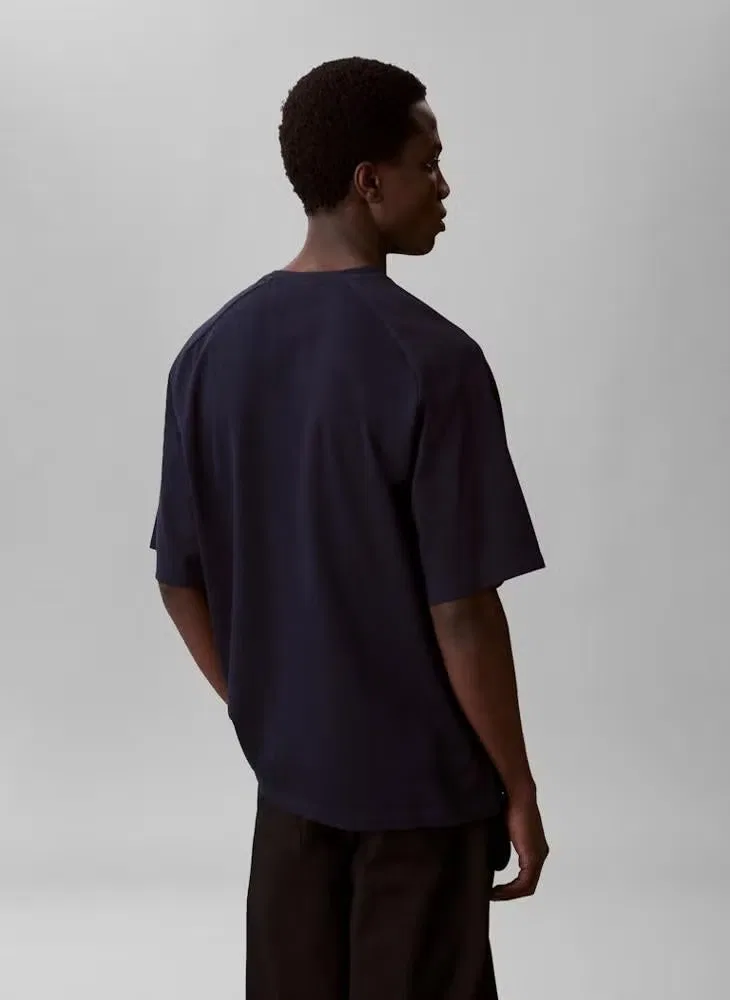 Футболка с длинным рукавом реглан Jacquard raglan sleeve t-shirt Calvin Klein, темно-синий — фото 2