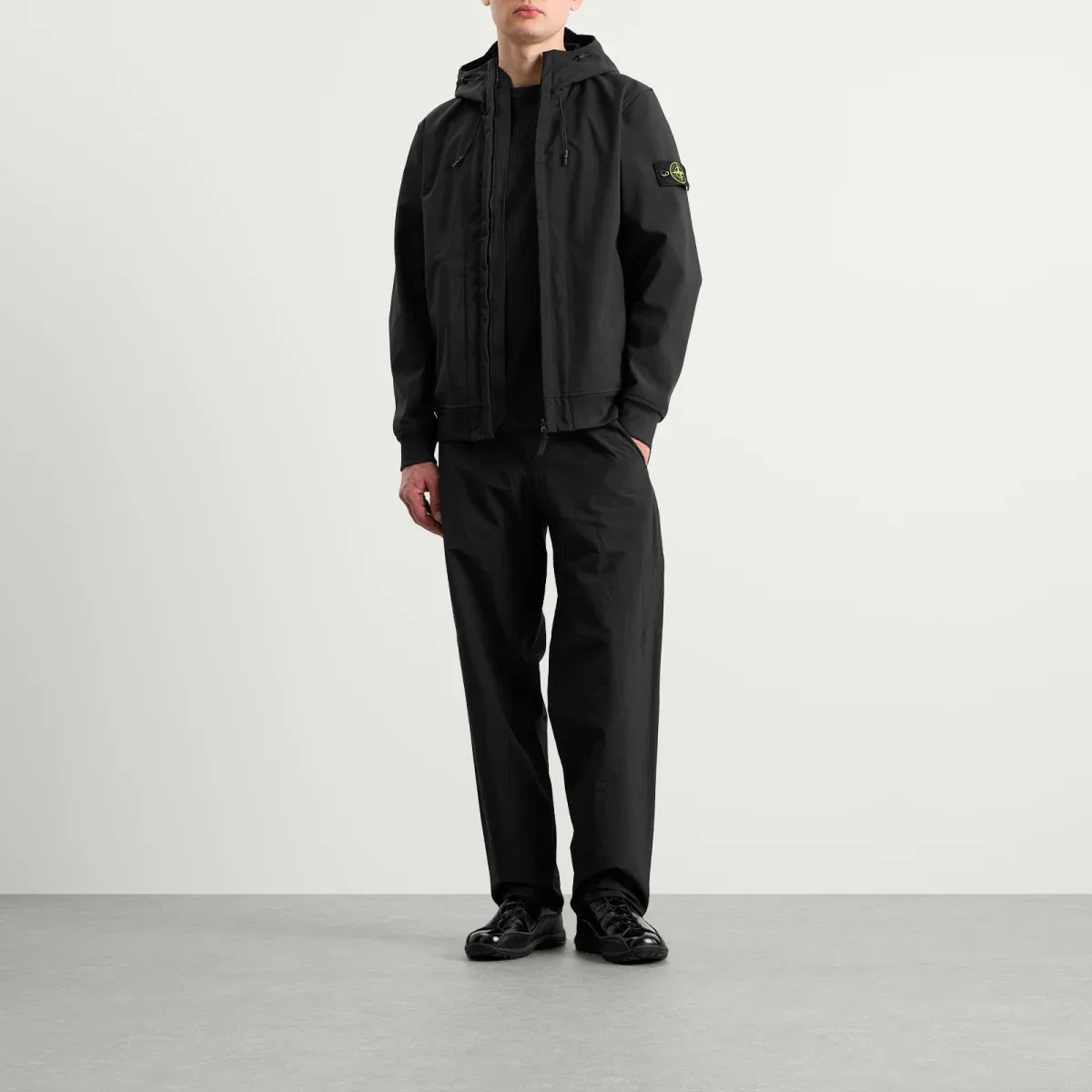 Куртка-ветровка с капюшоном Soft Shell-R Stone Island, Black — фото 4