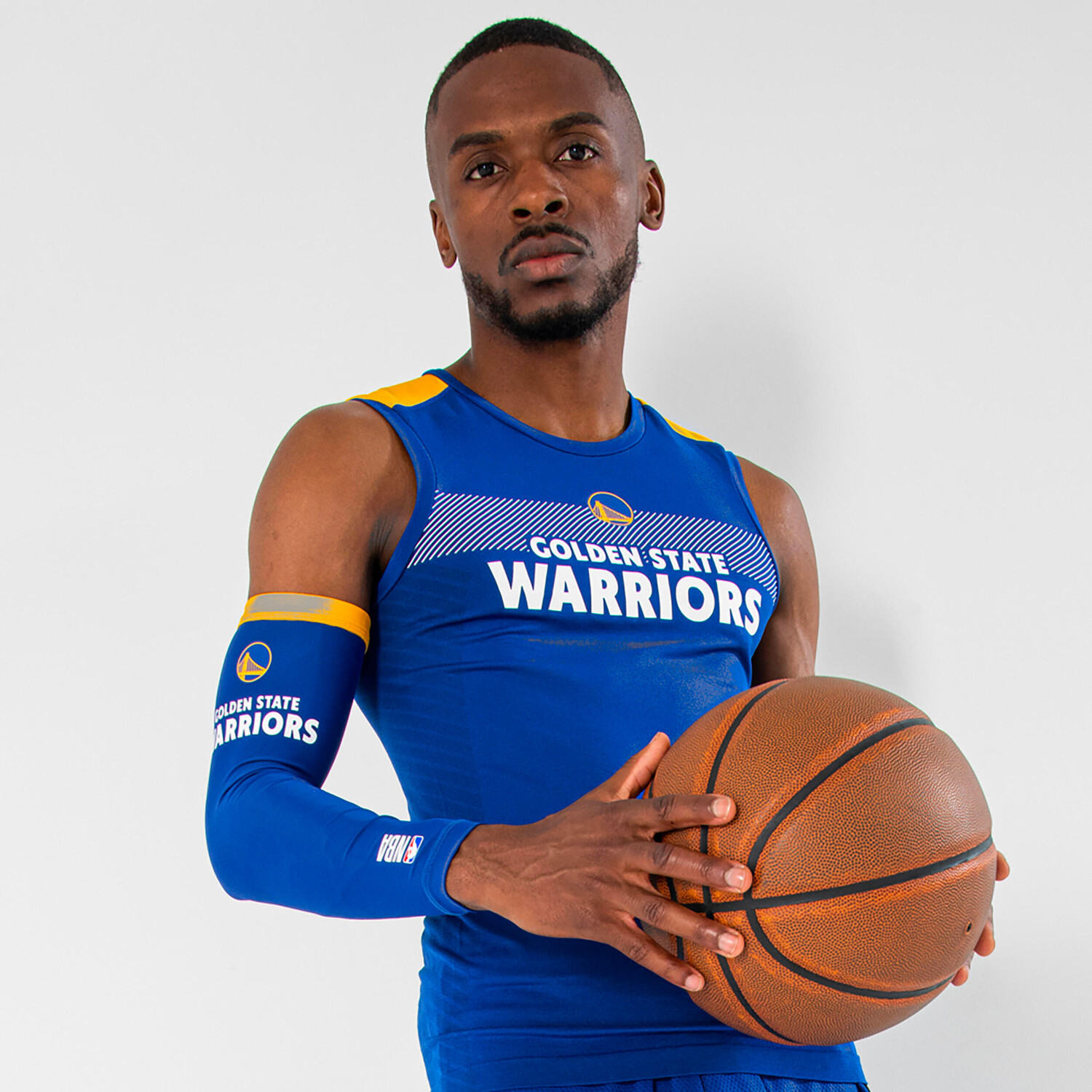 

Баскетбольные налокотники женские/мужские E500 NBA Golden State Warriors синие TARMAK, морской синий/золотисто-желтый