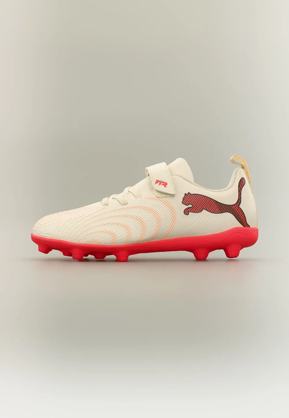Футбольные бутсы Future 9 play fg/ag jr unisex для искусственных газонов Puma, Sugared Almond/White/Ultra Red/Black