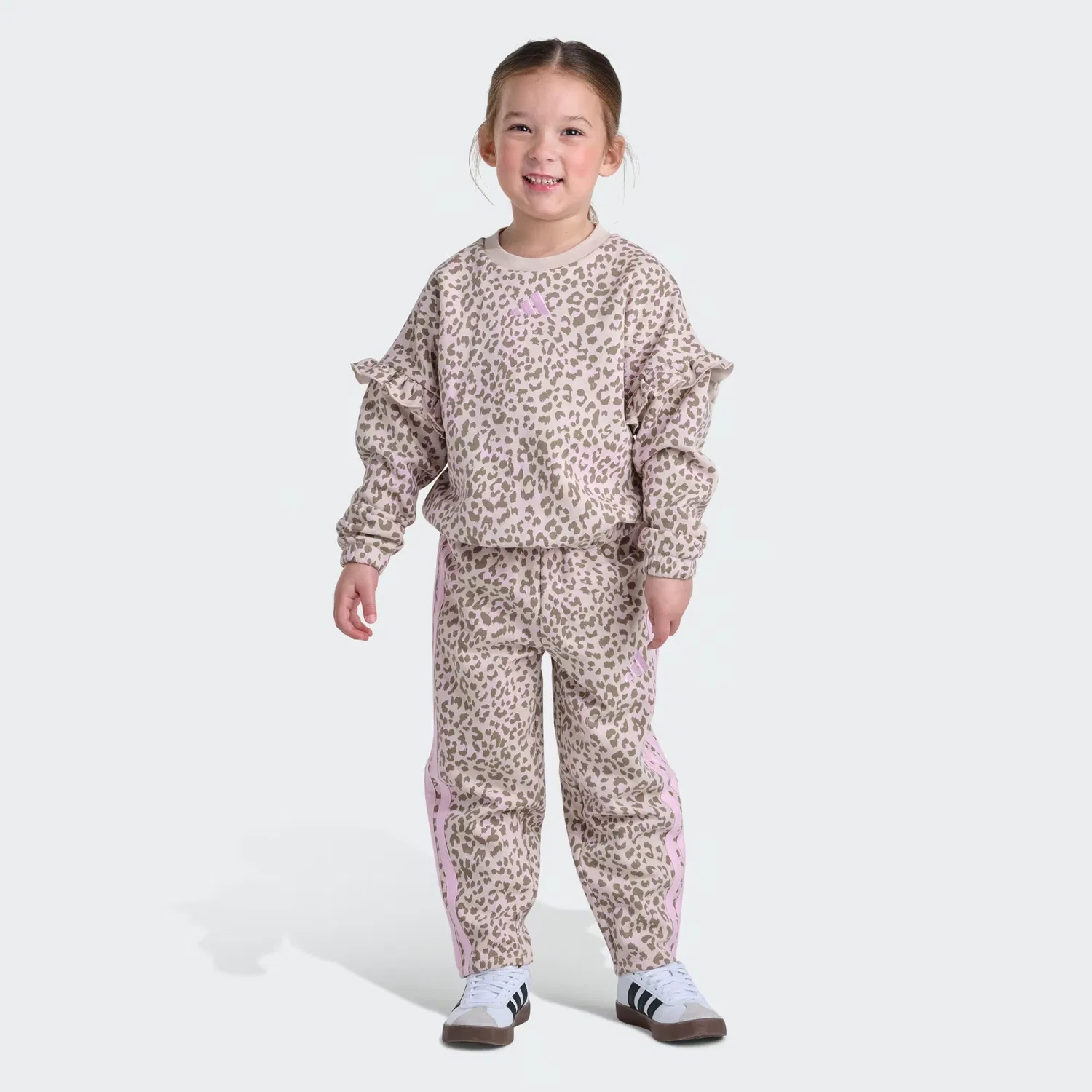 Детский комплект с рукавами-крылышками из топа и брюк AOP Flutter Slv Barrel Pnt Set Adidas Sportswear, мелово-коричневый
