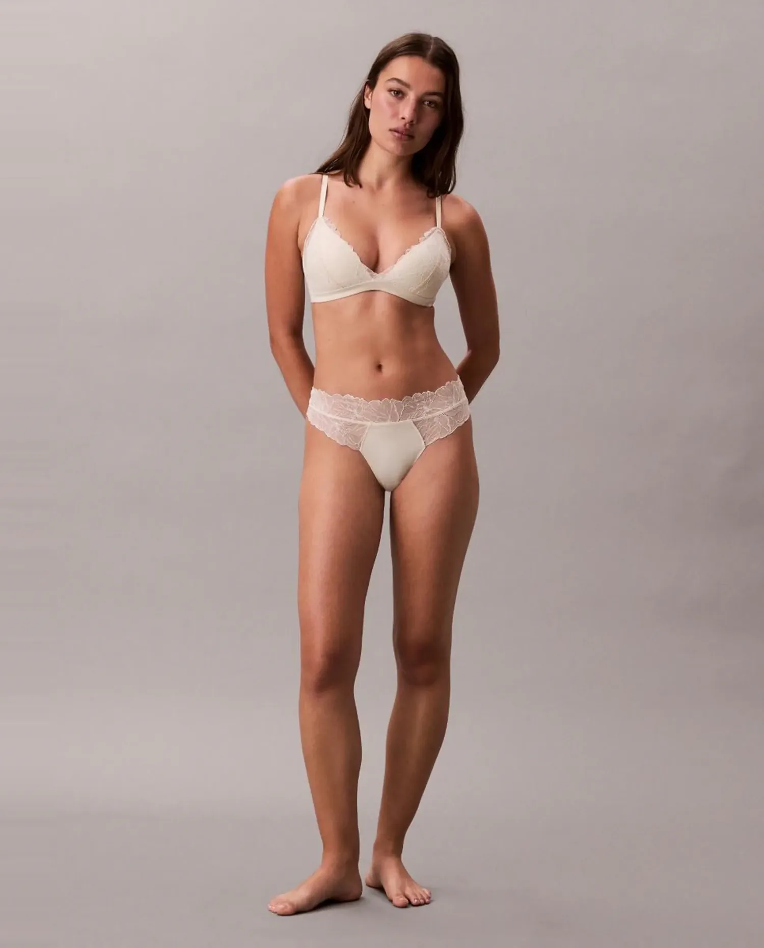 Женские индивидуальные стринги PERFECTLY FIT с кружевом Calvin Klein, Crudo — фото 2