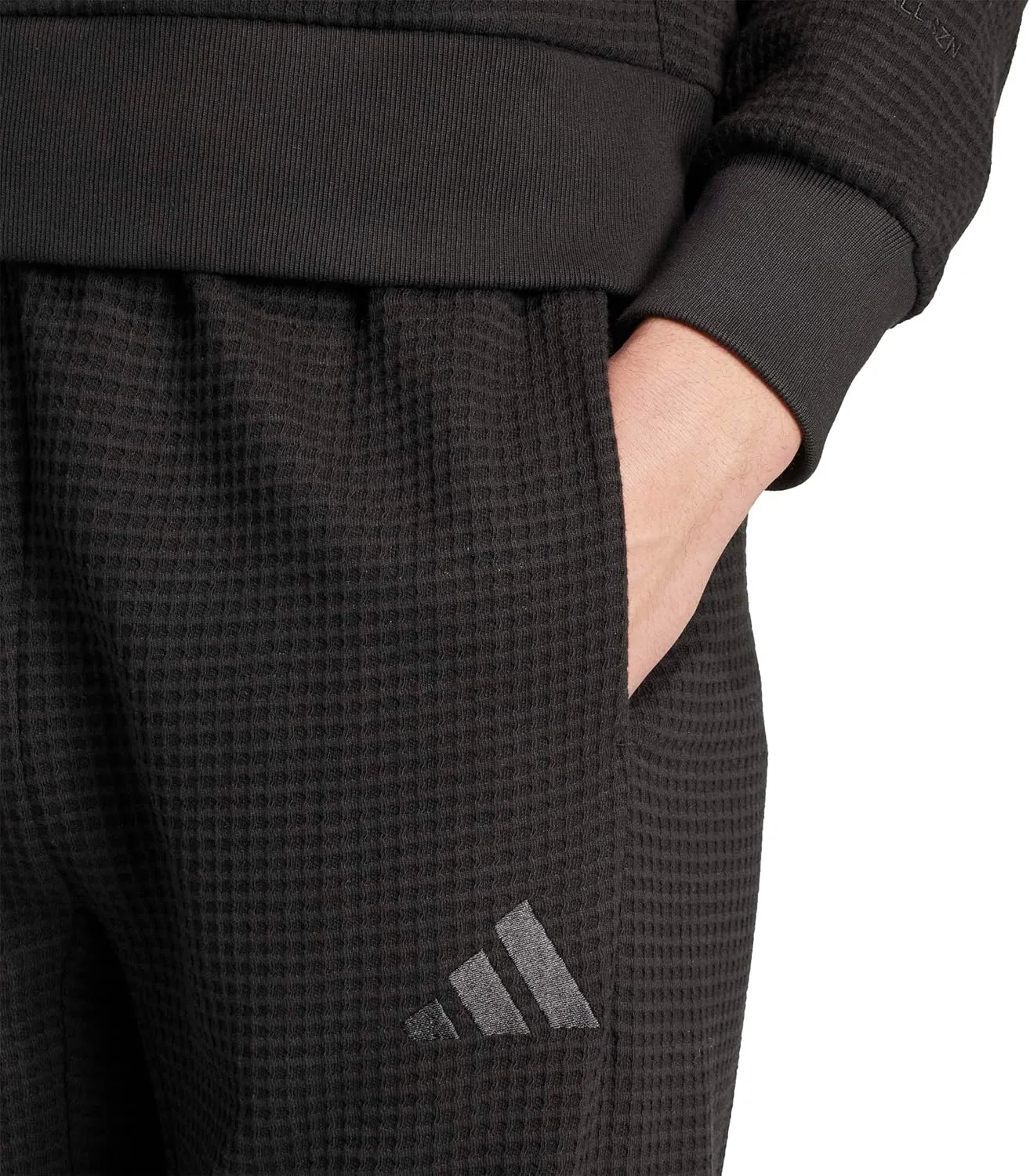 Мужские брюки Adidas All Season из вафельной вязки свободного кроя с открытым низом, черный — фото 3