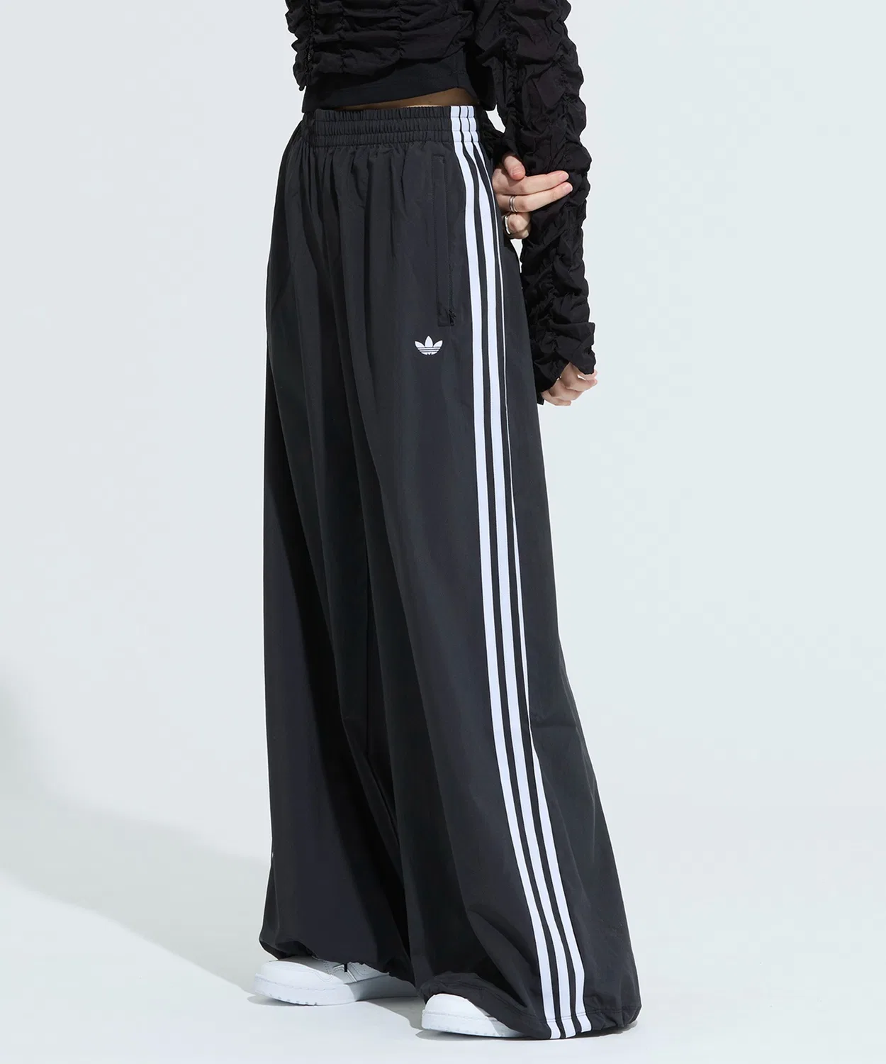 Женские спортивные штаны оверсайз с кулиском Adilenium FB TP Adidas, Black — фото 3