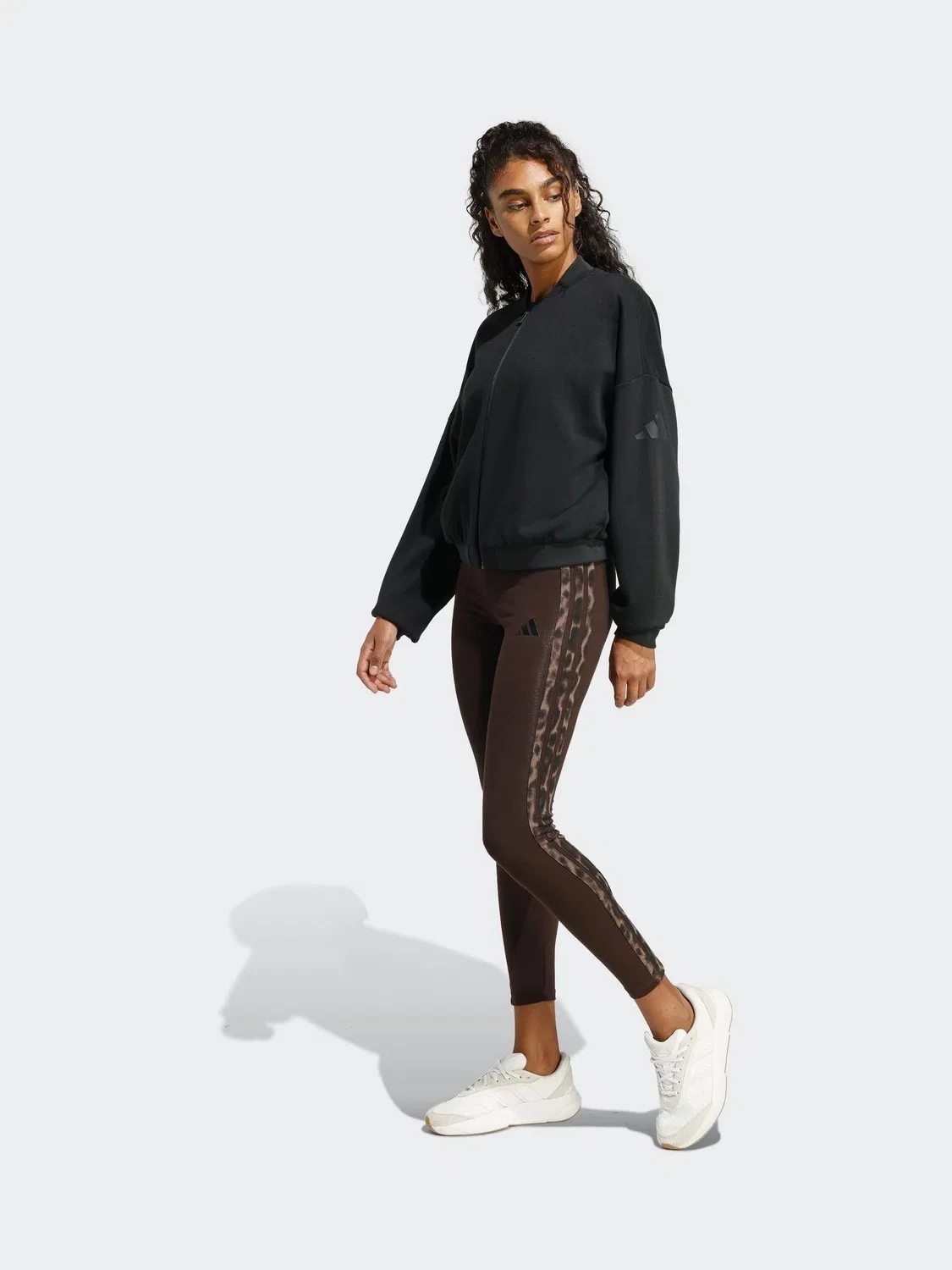 Леггинсы с леопардовым принтом Seasonal Essentials adidas, коричневый — фото 3